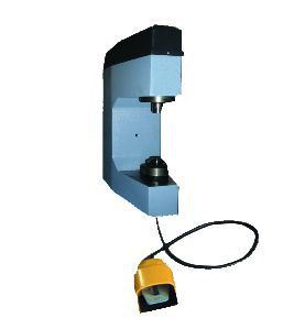 Comec CC300E - Станок для наклепки накладок на тормозные колодки (электро)