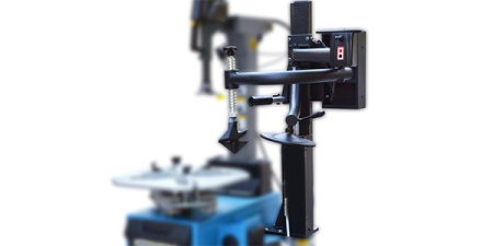 Шиномонтажный станок с третьей рукой 380V 10-26" ShiningBerg  T626R