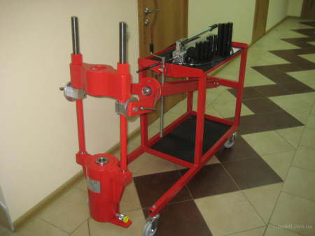 Пресс мобильный для выпресовки шкворней 73 т. с пневмонасосом