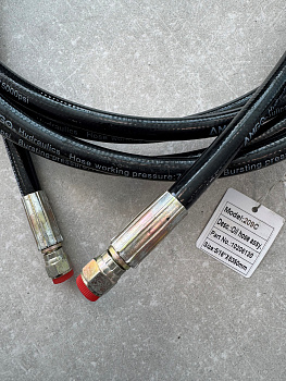 Масляный шланг на 209C-209CH  довгий( від маслостанціі  до розпарковки)